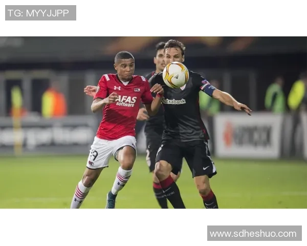 埃因霍温与阿尔克马尔激战在即谁将赢得这场荷甲巅峰对决