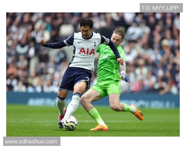 埃因霍温与热刺历史交锋回顾及战绩分析